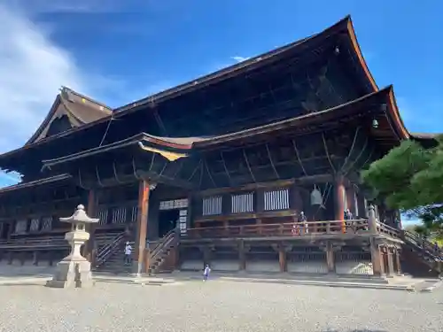 善光寺の本殿・本堂