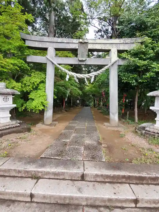 間々田八幡宮の鳥居