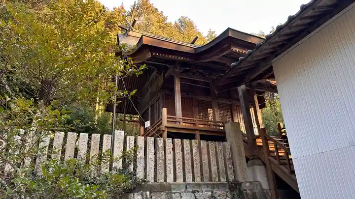 八幡神社の本殿・本堂