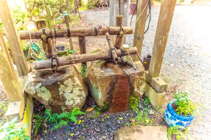 坪沼八幡神社の手水舎