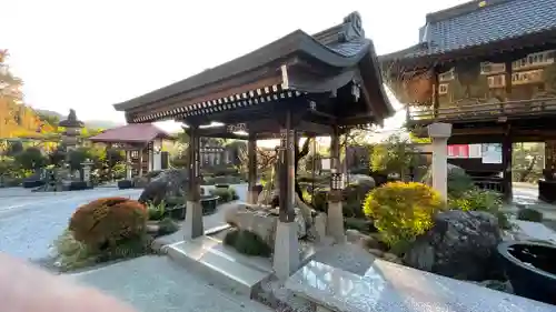 野坂寺の手水舎