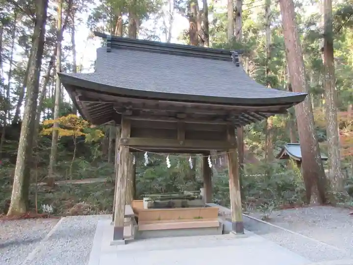 小國神社の手水舎