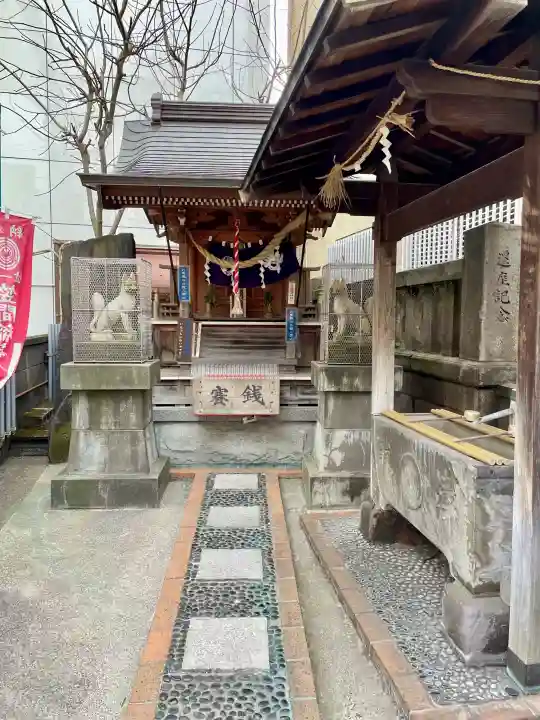 胡桃下稲荷神社の{uncategorized: "未分類", other: "その他", undefined: "問題あり", building: "その他建物", grave: "お墓", sacred_gate: "鳥居", guardian: "狛犬", statue: "像", buddha: "仏像", history: "歴史", nature: "自然", garden: "庭園", animal: "動物", pagoda: "塔", temizu: "手水舎", mountain_gate: "山門・神門", sanctuary: "本殿・本堂", subordinate: "末社・摂社", art: "芸術", scenery: "景色", jizo: "地蔵", ema: "絵馬", goshuin: "御朱印", omikuji: "おみくじ", items: "授与品その他", amulet: "お守り", goshuincho: "御朱印帳", eats: "食事", festival: "お祭り", votive_dance: "神楽", shichigosan: "七五三参", wedding: "結婚式", experience: "体験その他", initially: "初詣", around: "周辺", anti_infection: "感染症対策"}