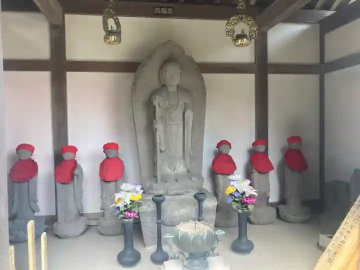 伝福寺の{uncategorized: "未分類", other: "その他", undefined: "問題あり", building: "その他建物", grave: "お墓", sacred_gate: "鳥居", guardian: "狛犬", statue: "像", buddha: "仏像", history: "歴史", nature: "自然", garden: "庭園", animal: "動物", pagoda: "塔", temizu: "手水舎", mountain_gate: "山門・神門", sanctuary: "本殿・本堂", subordinate: "末社・摂社", art: "芸術", scenery: "景色", jizo: "地蔵", ema: "絵馬", goshuin: "御朱印", omikuji: "おみくじ", items: "授与品その他", amulet: "お守り", goshuincho: "御朱印帳", eats: "食事", festival: "お祭り", votive_dance: "神楽", shichigosan: "七五三参", wedding: "結婚式", experience: "体験その他", initially: "初詣", around: "周辺", anti_infection: "感染症対策"}