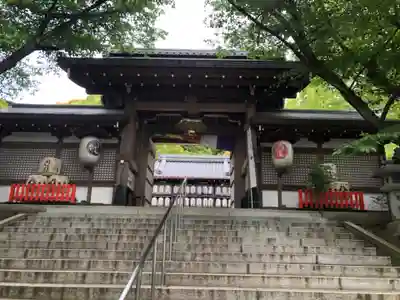 岩屋神社の山門・神門