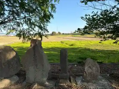 月山神社の{uncategorized: "未分類", other: "その他", undefined: "問題あり", building: "その他建物", grave: "お墓", sacred_gate: "鳥居", guardian: "狛犬", statue: "像", buddha: "仏像", history: "歴史", nature: "自然", garden: "庭園", animal: "動物", pagoda: "塔", temizu: "手水舎", mountain_gate: "山門・神門", sanctuary: "本殿・本堂", subordinate: "末社・摂社", art: "芸術", scenery: "景色", jizo: "地蔵", ema: "絵馬", goshuin: "御朱印", omikuji: "おみくじ", items: "授与品その他", amulet: "お守り", goshuincho: "御朱印帳", eats: "食事", festival: "お祭り", votive_dance: "神楽", shichigosan: "七五三参", wedding: "結婚式", experience: "体験その他", initially: "初詣", around: "周辺", anti_infection: "感染症対策"}