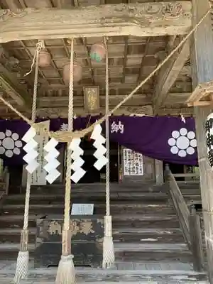 男山八幡神社の本殿