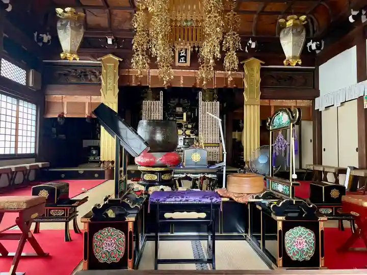 上聖寺の{uncategorized: "未分類", other: "その他", undefined: "問題あり", building: "その他建物", grave: "お墓", sacred_gate: "鳥居", guardian: "狛犬", statue: "像", buddha: "仏像", history: "歴史", nature: "自然", garden: "庭園", animal: "動物", pagoda: "塔", temizu: "手水舎", mountain_gate: "山門・神門", sanctuary: "本殿・本堂", subordinate: "末社・摂社", art: "芸術", scenery: "景色", jizo: "地蔵", ema: "絵馬", goshuin: "御朱印", omikuji: "おみくじ", items: "授与品その他", amulet: "お守り", goshuincho: "御朱印帳", eats: "食事", festival: "お祭り", votive_dance: "神楽", shichigosan: "七五三参", wedding: "結婚式", experience: "体験その他", initially: "初詣", around: "周辺", anti_infection: "感染症対策"}