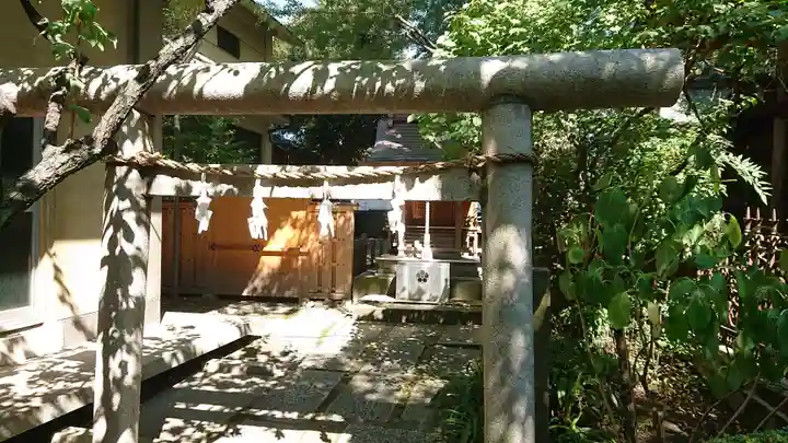 仲町氷川神社の鳥居