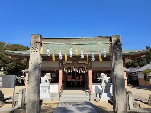 泊神社の本殿・本堂