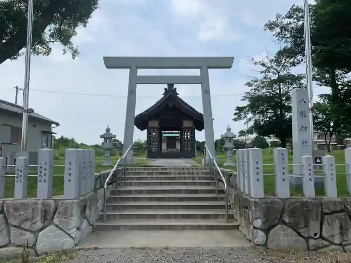 八龍神社(東八龍社)の鳥居