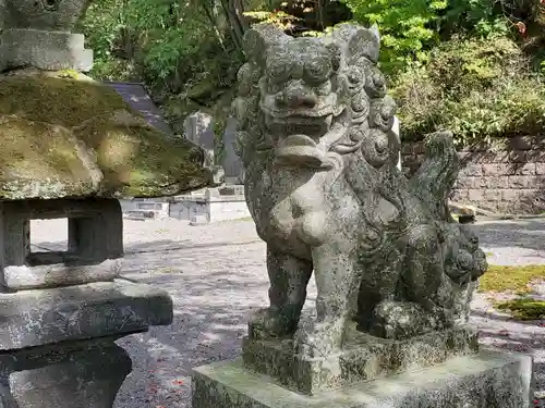 湯澤神社の狛犬