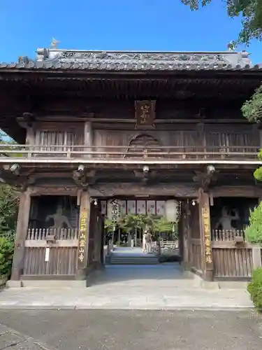 霊山寺の山門