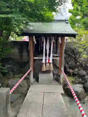 三輪厳島神社（弁天神社）の{uncategorized: "未分類", other: "その他", undefined: "問題あり", building: "その他建物", grave: "お墓", sacred_gate: "鳥居", guardian: "狛犬", statue: "像", buddha: "仏像", history: "歴史", nature: "自然", garden: "庭園", animal: "動物", pagoda: "塔", temizu: "手水舎", mountain_gate: "山門・神門", sanctuary: "本殿・本堂", subordinate: "末社・摂社", art: "芸術", scenery: "景色", jizo: "地蔵", ema: "絵馬", goshuin: "御朱印", omikuji: "おみくじ", items: "授与品その他", amulet: "お守り", goshuincho: "御朱印帳", eats: "食事", festival: "お祭り", votive_dance: "神楽", shichigosan: "七五三参", wedding: "結婚式", experience: "体験その他", initially: "初詣", around: "周辺", anti_infection: "感染症対策"}