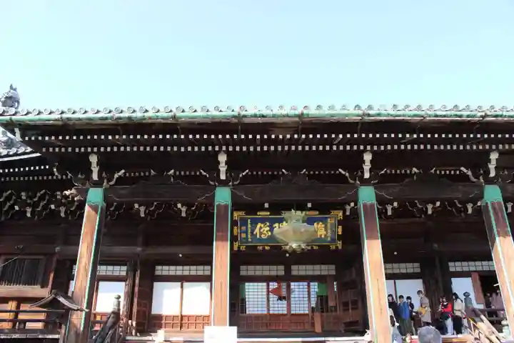 清凉寺の本殿・本堂