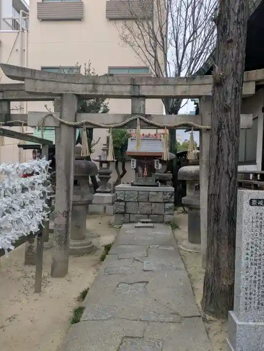 河堀稲生神社の{uncategorized: "未分類", other: "その他", undefined: "問題あり", building: "その他建物", grave: "お墓", sacred_gate: "鳥居", guardian: "狛犬", statue: "像", buddha: "仏像", history: "歴史", nature: "自然", garden: "庭園", animal: "動物", pagoda: "塔", temizu: "手水舎", mountain_gate: "山門・神門", sanctuary: "本殿・本堂", subordinate: "末社・摂社", art: "芸術", scenery: "景色", jizo: "地蔵", ema: "絵馬", goshuin: "御朱印", omikuji: "おみくじ", items: "授与品その他", amulet: "お守り", goshuincho: "御朱印帳", eats: "食事", festival: "お祭り", votive_dance: "神楽", shichigosan: "七五三参", wedding: "結婚式", experience: "体験その他", initially: "初詣", around: "周辺", anti_infection: "感染症対策"}