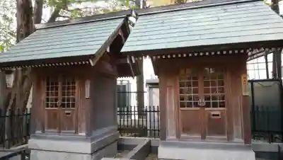 女塚神社の末社・摂社