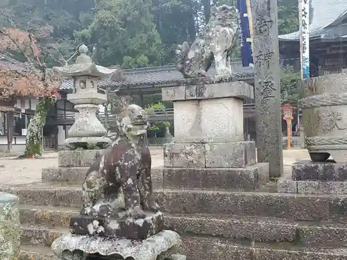 久井稲生神社の狛犬