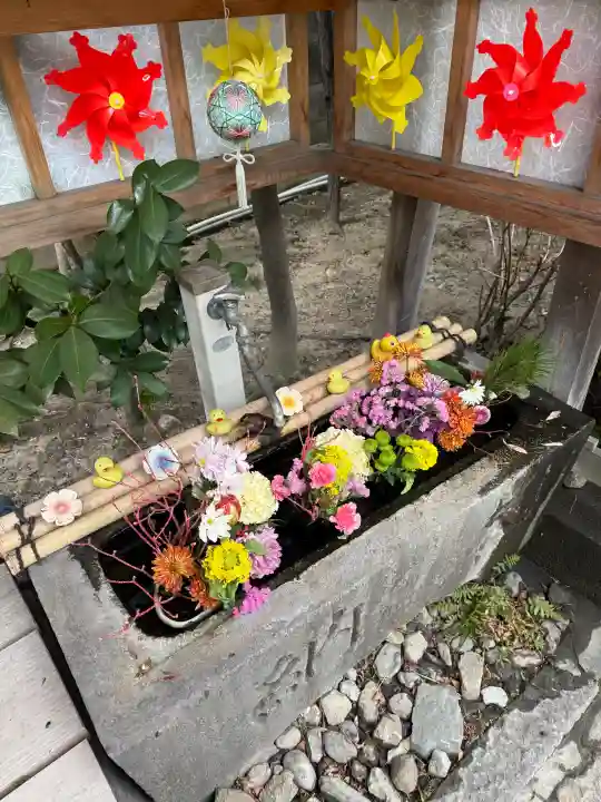 多賀神社の{uncategorized: "未分類", other: "その他", undefined: "問題あり", building: "その他建物", grave: "お墓", sacred_gate: "鳥居", guardian: "狛犬", statue: "像", buddha: "仏像", history: "歴史", nature: "自然", garden: "庭園", animal: "動物", pagoda: "塔", temizu: "手水舎", mountain_gate: "山門・神門", sanctuary: "本殿・本堂", subordinate: "末社・摂社", art: "芸術", scenery: "景色", jizo: "地蔵", ema: "絵馬", goshuin: "御朱印", omikuji: "おみくじ", items: "授与品その他", amulet: "お守り", goshuincho: "御朱印帳", eats: "食事", festival: "お祭り", votive_dance: "神楽", shichigosan: "七五三参", wedding: "結婚式", experience: "体験その他", initially: "初詣", around: "周辺", anti_infection: "感染症対策"}