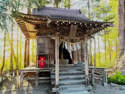 鎮守府八幡宮の末社・摂社