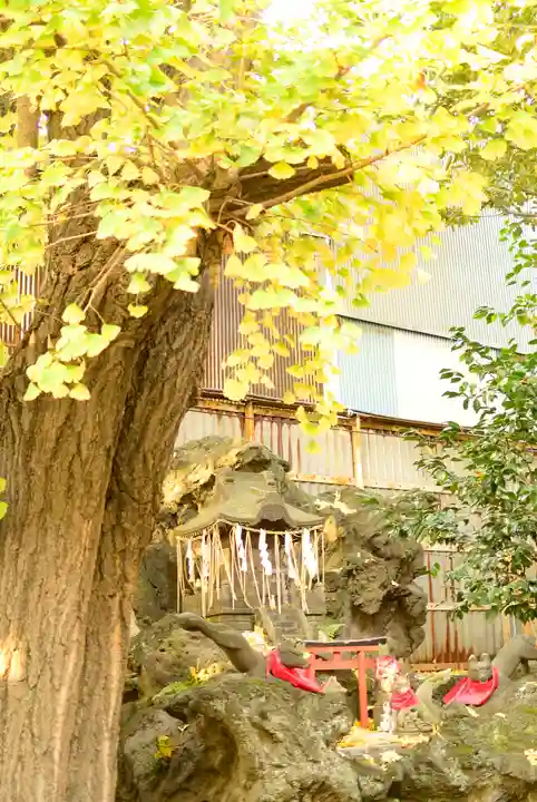 飛木稲荷神社の末社・摂社