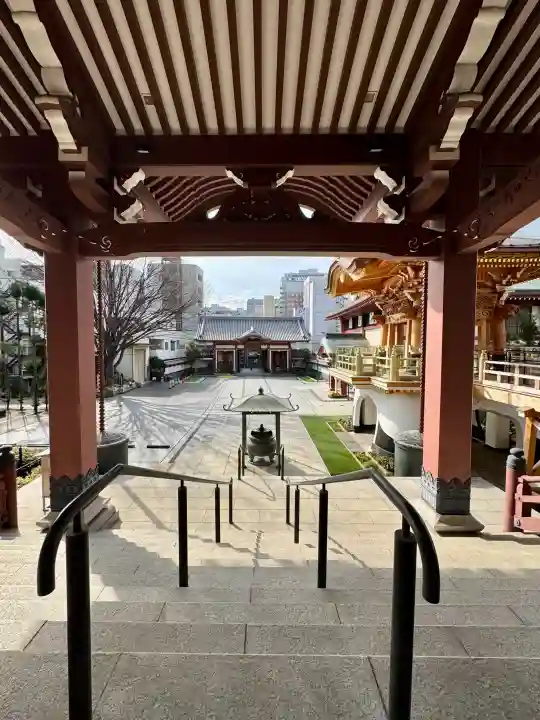 東光寺の{uncategorized: "未分類", other: "その他", undefined: "問題あり", building: "その他建物", grave: "お墓", sacred_gate: "鳥居", guardian: "狛犬", statue: "像", buddha: "仏像", history: "歴史", nature: "自然", garden: "庭園", animal: "動物", pagoda: "塔", temizu: "手水舎", mountain_gate: "山門・神門", sanctuary: "本殿・本堂", subordinate: "末社・摂社", art: "芸術", scenery: "景色", jizo: "地蔵", ema: "絵馬", goshuin: "御朱印", omikuji: "おみくじ", items: "授与品その他", amulet: "お守り", goshuincho: "御朱印帳", eats: "食事", festival: "お祭り", votive_dance: "神楽", shichigosan: "七五三参", wedding: "結婚式", experience: "体験その他", initially: "初詣", around: "周辺", anti_infection: "感染症対策"}