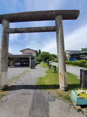 三日月神社の鳥居