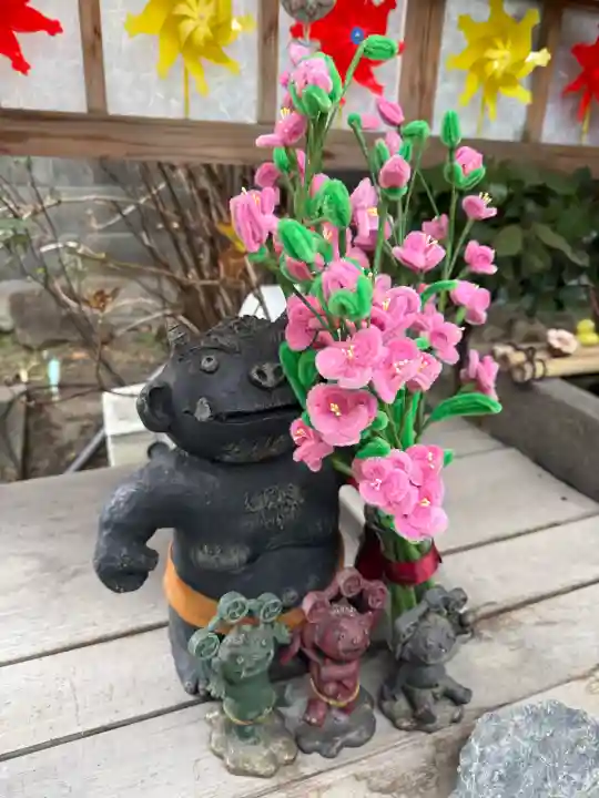 多賀神社の{uncategorized: "未分類", other: "その他", undefined: "問題あり", building: "その他建物", grave: "お墓", sacred_gate: "鳥居", guardian: "狛犬", statue: "像", buddha: "仏像", history: "歴史", nature: "自然", garden: "庭園", animal: "動物", pagoda: "塔", temizu: "手水舎", mountain_gate: "山門・神門", sanctuary: "本殿・本堂", subordinate: "末社・摂社", art: "芸術", scenery: "景色", jizo: "地蔵", ema: "絵馬", goshuin: "御朱印", omikuji: "おみくじ", items: "授与品その他", amulet: "お守り", goshuincho: "御朱印帳", eats: "食事", festival: "お祭り", votive_dance: "神楽", shichigosan: "七五三参", wedding: "結婚式", experience: "体験その他", initially: "初詣", around: "周辺", anti_infection: "感染症対策"}