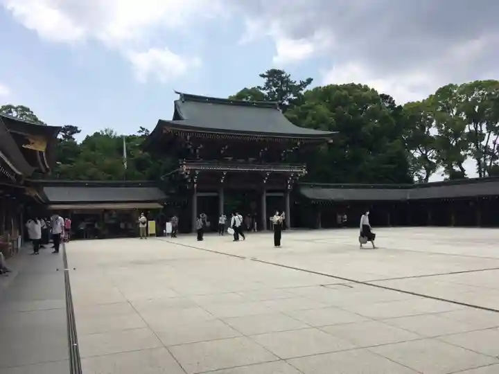寒川神社の山門・神門