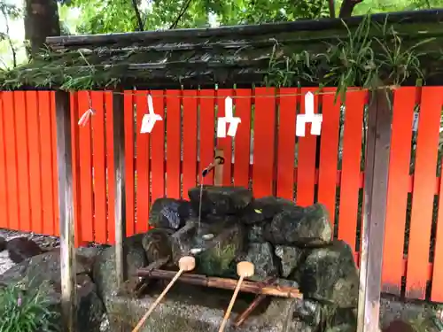 河合神社（鴨川合坐小社宅神社）の手水舎