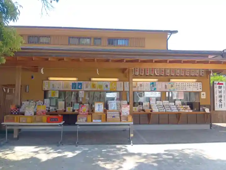 伊奴神社の{uncategorized: "未分類", other: "その他", undefined: "問題あり", building: "その他建物", grave: "お墓", sacred_gate: "鳥居", guardian: "狛犬", statue: "像", buddha: "仏像", history: "歴史", nature: "自然", garden: "庭園", animal: "動物", pagoda: "塔", temizu: "手水舎", mountain_gate: "山門・神門", sanctuary: "本殿・本堂", subordinate: "末社・摂社", art: "芸術", scenery: "景色", jizo: "地蔵", ema: "絵馬", goshuin: "御朱印", omikuji: "おみくじ", items: "授与品その他", amulet: "お守り", goshuincho: "御朱印帳", eats: "食事", festival: "お祭り", votive_dance: "神楽", shichigosan: "七五三参", wedding: "結婚式", experience: "体験その他", initially: "初詣", around: "周辺", anti_infection: "感染症対策"}