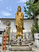 鬼法教総神苑の仏像