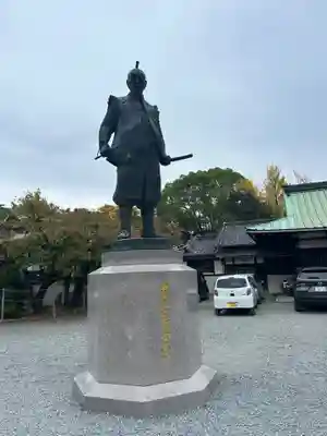 豊國神社の像