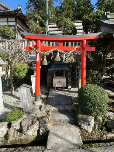 墨坂神社の{uncategorized: "未分類", other: "その他", undefined: "問題あり", building: "その他建物", grave: "お墓", sacred_gate: "鳥居", guardian: "狛犬", statue: "像", buddha: "仏像", history: "歴史", nature: "自然", garden: "庭園", animal: "動物", pagoda: "塔", temizu: "手水舎", mountain_gate: "山門・神門", sanctuary: "本殿・本堂", subordinate: "末社・摂社", art: "芸術", scenery: "景色", jizo: "地蔵", ema: "絵馬", goshuin: "御朱印", omikuji: "おみくじ", items: "授与品その他", amulet: "お守り", goshuincho: "御朱印帳", eats: "食事", festival: "お祭り", votive_dance: "神楽", shichigosan: "七五三参", wedding: "結婚式", experience: "体験その他", initially: "初詣", around: "周辺", anti_infection: "感染症対策"}