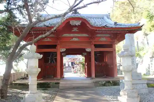 那古寺の山門