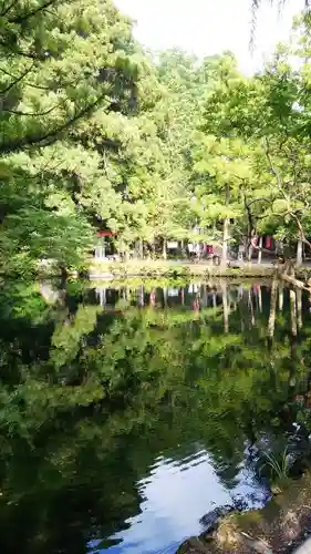 涌釜神社の庭園