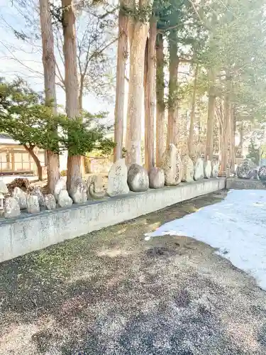 熊野神社の{uncategorized: "未分類", other: "その他", undefined: "問題あり", building: "その他建物", grave: "お墓", sacred_gate: "鳥居", guardian: "狛犬", statue: "像", buddha: "仏像", history: "歴史", nature: "自然", garden: "庭園", animal: "動物", pagoda: "塔", temizu: "手水舎", mountain_gate: "山門・神門", sanctuary: "本殿・本堂", subordinate: "末社・摂社", art: "芸術", scenery: "景色", jizo: "地蔵", ema: "絵馬", goshuin: "御朱印", omikuji: "おみくじ", items: "授与品その他", amulet: "お守り", goshuincho: "御朱印帳", eats: "食事", festival: "お祭り", votive_dance: "神楽", shichigosan: "七五三参", wedding: "結婚式", experience: "体験その他", initially: "初詣", around: "周辺", anti_infection: "感染症対策"}