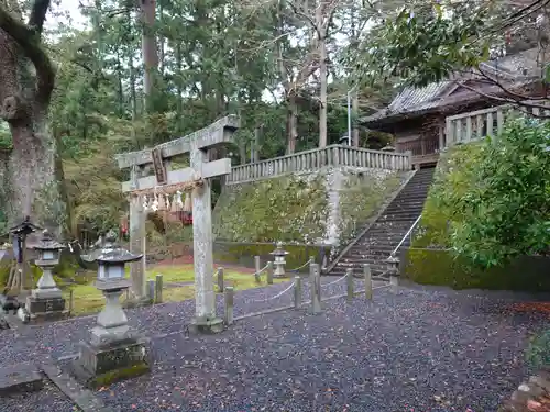 事任八幡宮の建物その他