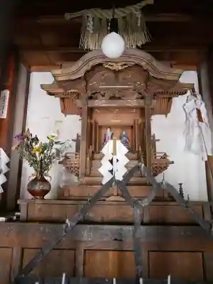 穴地十二大明神の本殿・本堂