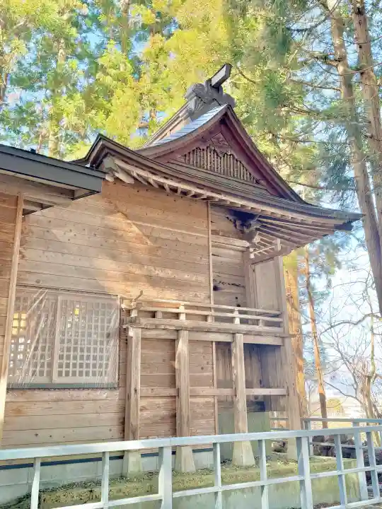 熊野神社の{uncategorized: "未分類", other: "その他", undefined: "問題あり", building: "その他建物", grave: "お墓", sacred_gate: "鳥居", guardian: "狛犬", statue: "像", buddha: "仏像", history: "歴史", nature: "自然", garden: "庭園", animal: "動物", pagoda: "塔", temizu: "手水舎", mountain_gate: "山門・神門", sanctuary: "本殿・本堂", subordinate: "末社・摂社", art: "芸術", scenery: "景色", jizo: "地蔵", ema: "絵馬", goshuin: "御朱印", omikuji: "おみくじ", items: "授与品その他", amulet: "お守り", goshuincho: "御朱印帳", eats: "食事", festival: "お祭り", votive_dance: "神楽", shichigosan: "七五三参", wedding: "結婚式", experience: "体験その他", initially: "初詣", around: "周辺", anti_infection: "感染症対策"}