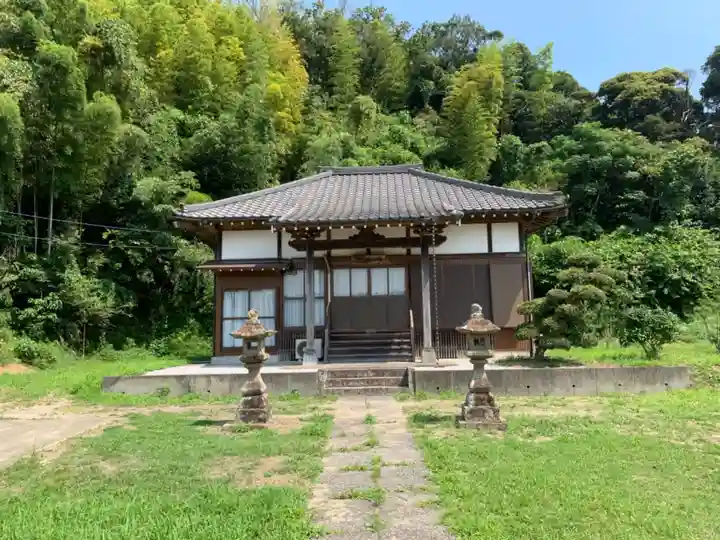 円蔵寺の本殿・本堂