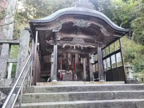 宇波西神社の本殿