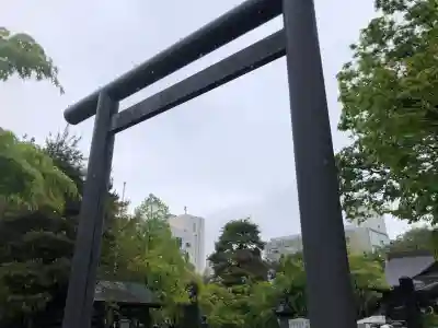 四柱神社の{uncategorized: "未分類", other: "その他", undefined: "問題あり", building: "その他建物", grave: "お墓", sacred_gate: "鳥居", guardian: "狛犬", statue: "像", buddha: "仏像", history: "歴史", nature: "自然", garden: "庭園", animal: "動物", pagoda: "塔", temizu: "手水舎", mountain_gate: "山門・神門", sanctuary: "本殿・本堂", subordinate: "末社・摂社", art: "芸術", scenery: "景色", jizo: "地蔵", ema: "絵馬", goshuin: "御朱印", omikuji: "おみくじ", items: "授与品その他", amulet: "お守り", goshuincho: "御朱印帳", eats: "食事", festival: "お祭り", votive_dance: "神楽", shichigosan: "七五三参", wedding: "結婚式", experience: "体験その他", initially: "初詣", around: "周辺", anti_infection: "感染症対策"}