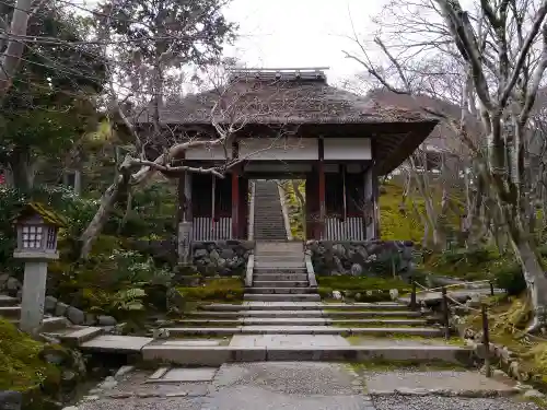 常寂光寺の山門