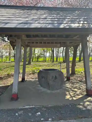 西当別神社の{uncategorized: "未分類", other: "その他", undefined: "問題あり", building: "その他建物", grave: "お墓", sacred_gate: "鳥居", guardian: "狛犬", statue: "像", buddha: "仏像", history: "歴史", nature: "自然", garden: "庭園", animal: "動物", pagoda: "塔", temizu: "手水舎", mountain_gate: "山門・神門", sanctuary: "本殿・本堂", subordinate: "末社・摂社", art: "芸術", scenery: "景色", jizo: "地蔵", ema: "絵馬", goshuin: "御朱印", omikuji: "おみくじ", items: "授与品その他", amulet: "お守り", goshuincho: "御朱印帳", eats: "食事", festival: "お祭り", votive_dance: "神楽", shichigosan: "七五三参", wedding: "結婚式", experience: "体験その他", initially: "初詣", around: "周辺", anti_infection: "感染症対策"}
