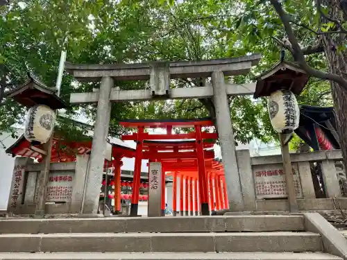 豊栄稲荷神社の{uncategorized: "未分類", other: "その他", undefined: "問題あり", building: "その他建物", grave: "お墓", sacred_gate: "鳥居", guardian: "狛犬", statue: "像", buddha: "仏像", history: "歴史", nature: "自然", garden: "庭園", animal: "動物", pagoda: "塔", temizu: "手水舎", mountain_gate: "山門・神門", sanctuary: "本殿・本堂", subordinate: "末社・摂社", art: "芸術", scenery: "景色", jizo: "地蔵", ema: "絵馬", goshuin: "御朱印", omikuji: "おみくじ", items: "授与品その他", amulet: "お守り", goshuincho: "御朱印帳", eats: "食事", festival: "お祭り", votive_dance: "神楽", shichigosan: "七五三参", wedding: "結婚式", experience: "体験その他", initially: "初詣", around: "周辺", anti_infection: "感染症対策"}