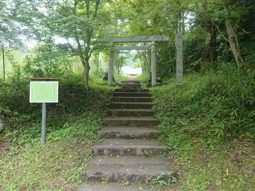 神明社の鳥居