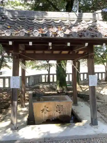 本土神社の手水舎