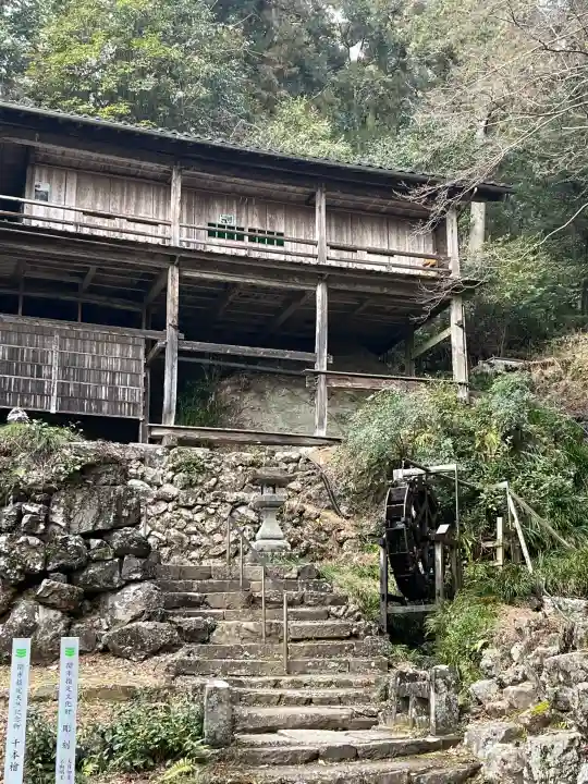 日龍峯寺(高澤観音)(美濃清水)の{uncategorized: "未分類", other: "その他", undefined: "問題あり", building: "その他建物", grave: "お墓", sacred_gate: "鳥居", guardian: "狛犬", statue: "像", buddha: "仏像", history: "歴史", nature: "自然", garden: "庭園", animal: "動物", pagoda: "塔", temizu: "手水舎", mountain_gate: "山門・神門", sanctuary: "本殿・本堂", subordinate: "末社・摂社", art: "芸術", scenery: "景色", jizo: "地蔵", ema: "絵馬", goshuin: "御朱印", omikuji: "おみくじ", items: "授与品その他", amulet: "お守り", goshuincho: "御朱印帳", eats: "食事", festival: "お祭り", votive_dance: "神楽", shichigosan: "七五三参", wedding: "結婚式", experience: "体験その他", initially: "初詣", around: "周辺", anti_infection: "感染症対策"}