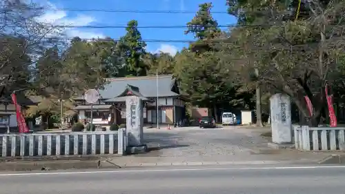 結城諏訪神社の{uncategorized: "未分類", other: "その他", undefined: "問題あり", building: "その他建物", grave: "お墓", sacred_gate: "鳥居", guardian: "狛犬", statue: "像", buddha: "仏像", history: "歴史", nature: "自然", garden: "庭園", animal: "動物", pagoda: "塔", temizu: "手水舎", mountain_gate: "山門・神門", sanctuary: "本殿・本堂", subordinate: "末社・摂社", art: "芸術", scenery: "景色", jizo: "地蔵", ema: "絵馬", goshuin: "御朱印", omikuji: "おみくじ", items: "授与品その他", amulet: "お守り", goshuincho: "御朱印帳", eats: "食事", festival: "お祭り", votive_dance: "神楽", shichigosan: "七五三参", wedding: "結婚式", experience: "体験その他", initially: "初詣", around: "周辺", anti_infection: "感染症対策"}